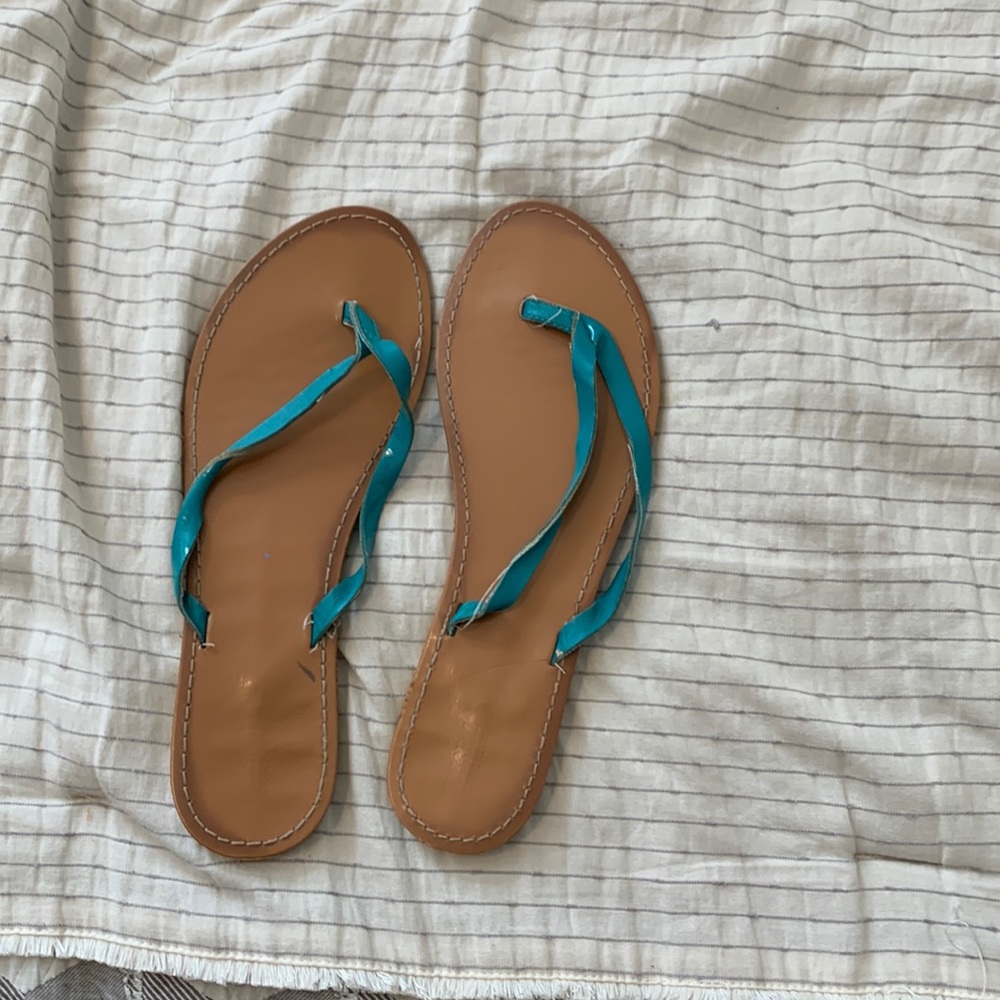 Leather flip flops